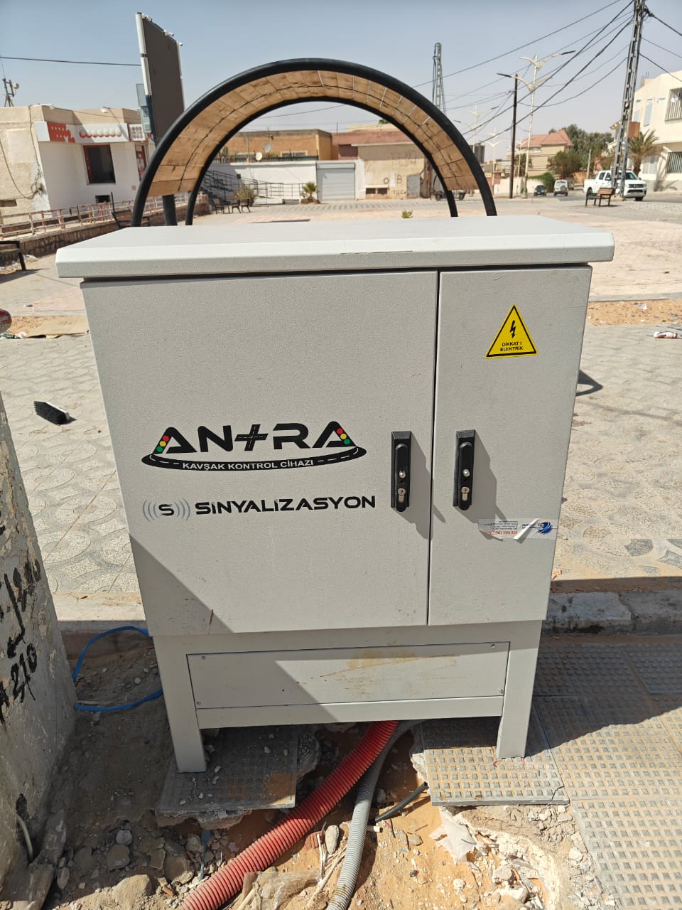 Armoire de contrôle ANTRA installée à Hassi Messaoud