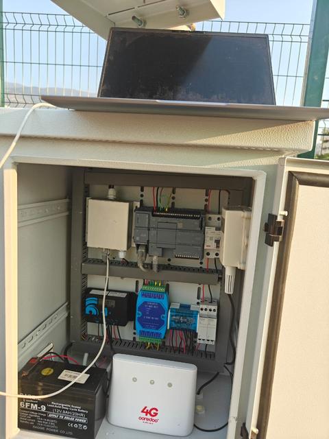 Armoire de la station PRIMA : automate S7-1200, convertisseur RS485 et routeur 4G