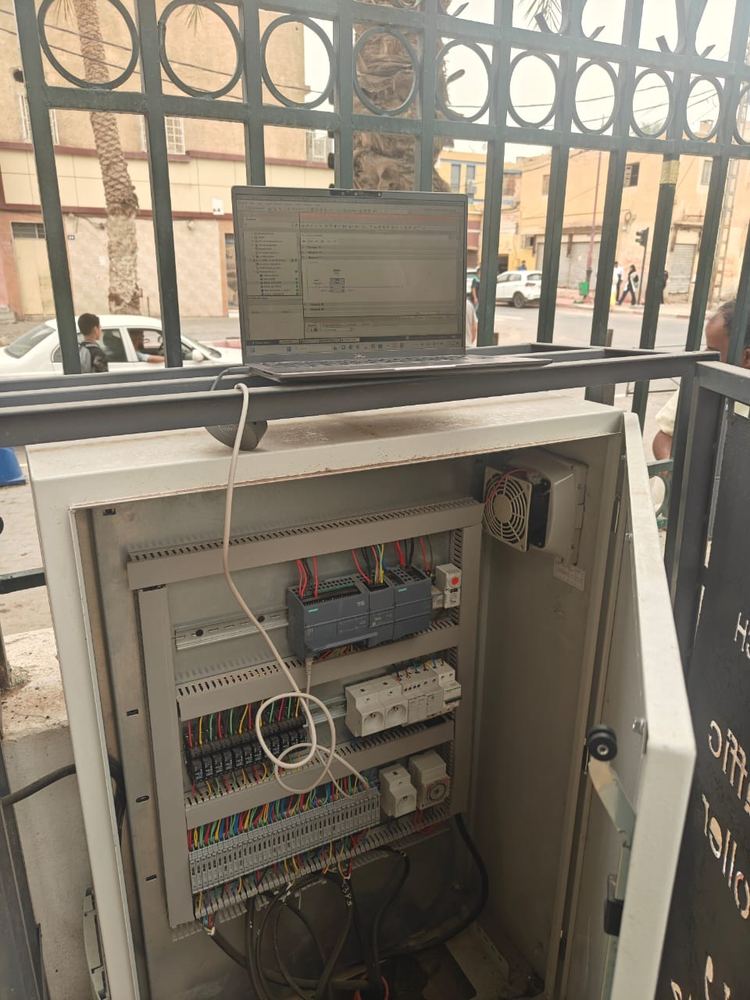 Intervention de reprogrammation sur l'armoire du carrefour